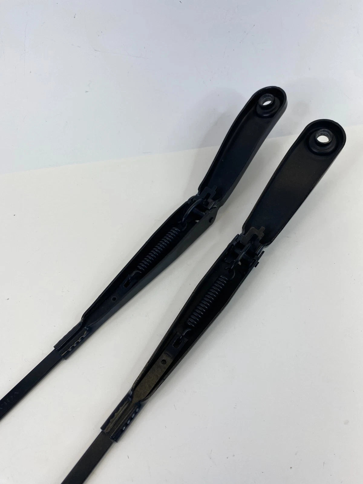 2011-2018 Volvo S60 XC70 V60 Windshield Wiper Blade Arm Set Assy 30753504 OEM