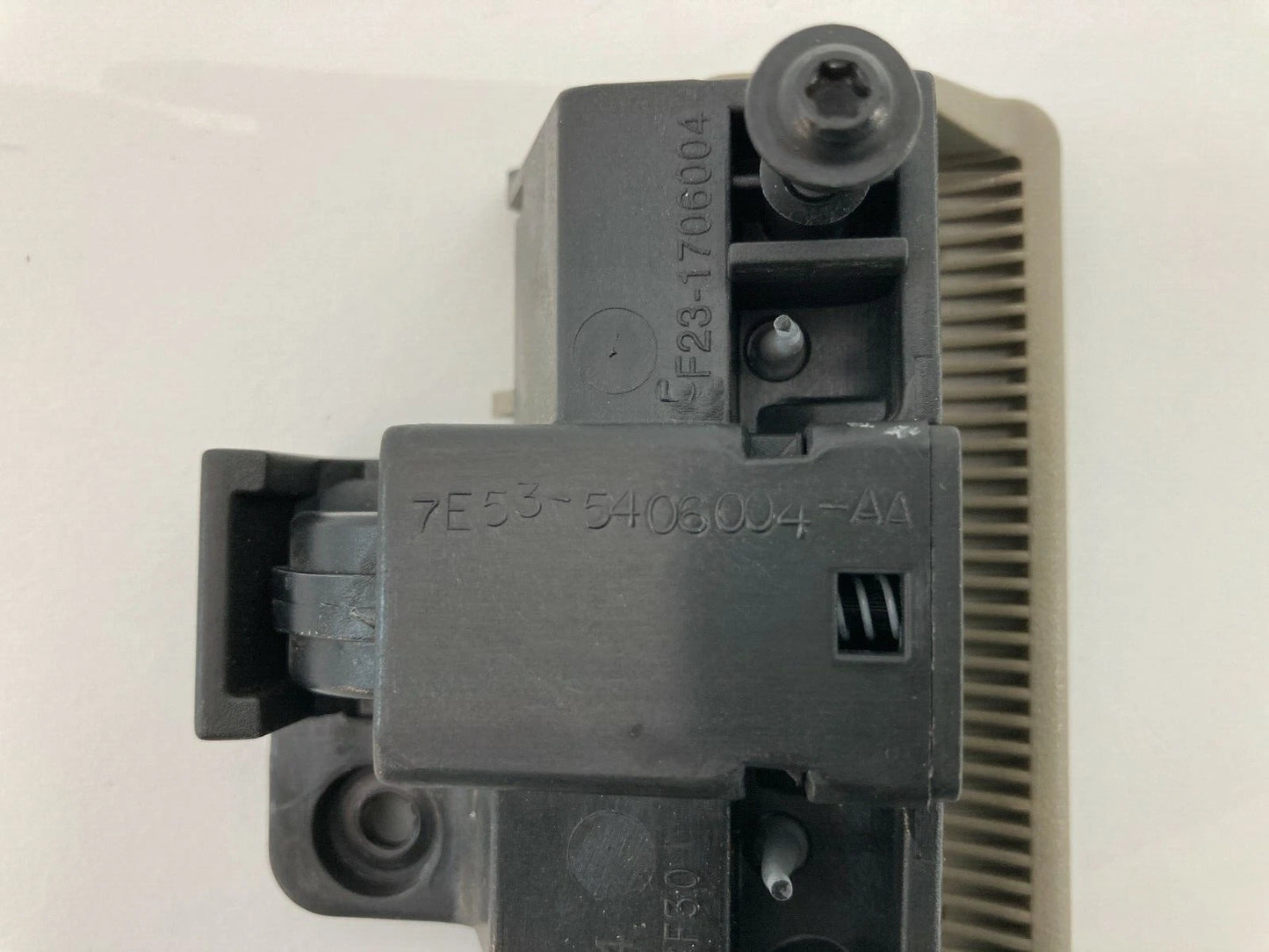 06-09 FORD FUSION 06-09 MERCURY MILAN GLOVE BOX LOCK LATCH HANDLE F23-1706004