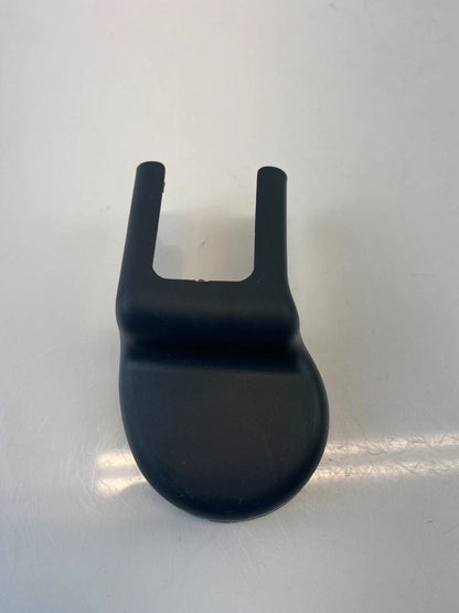 2011-2016 HYUNDAI ELANTRA FRONT SEAT RIGHT SIDE TRACK END COVER TRIM CAP OEM