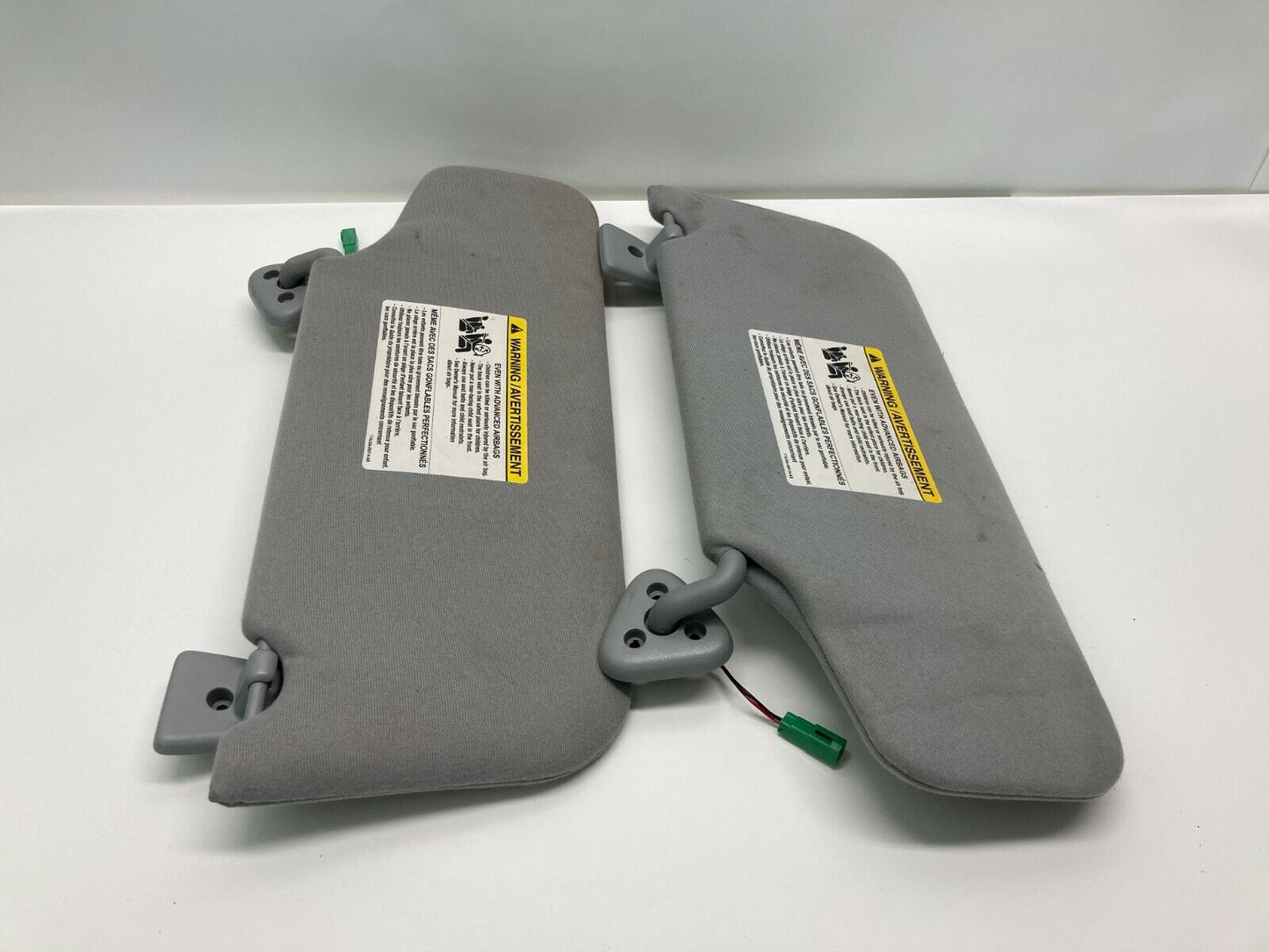 05 06 07 Ford Freestyle Sunvisor Left & Right Sun Visor Shade Set Pair Cloth OEM