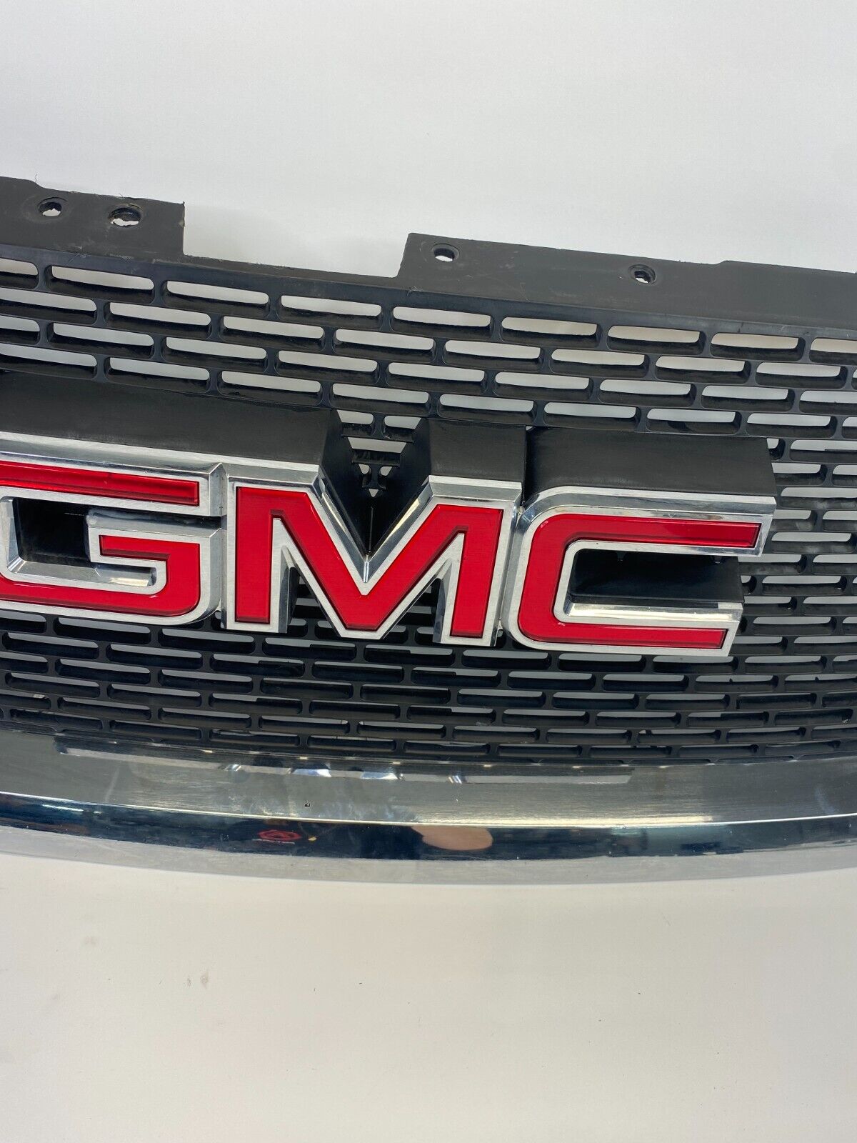 07 08 09 10 11 12 GMC Acadia Front Upper Grill Grille w/ Emblem 15209577 OEM