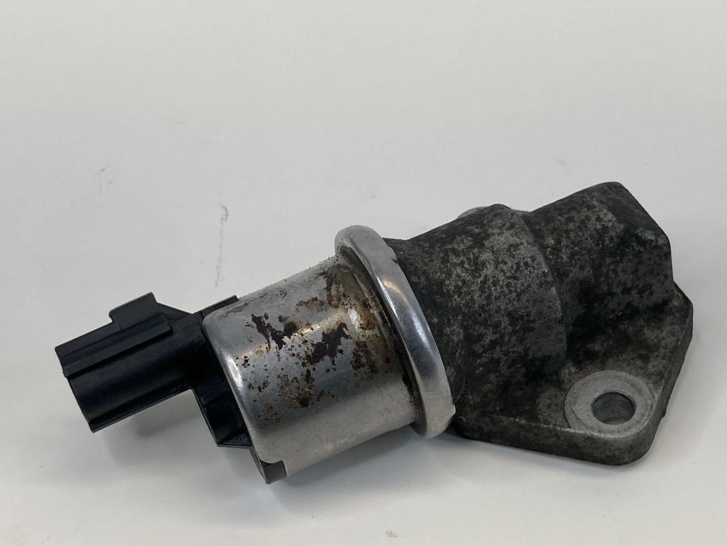 2003 2004 FORD EXPEDITION IDLE AIR CONTROL IAC BYPASS VALVE ASSEMBLY OEM FACTORY