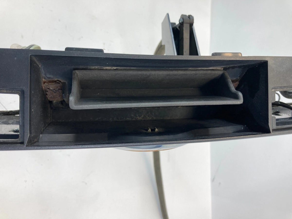2008-2010 CHRYSLER TOWN & COUNTRY REAR LIFTGATE HANDLE MOLDING TRIM 05109538AC