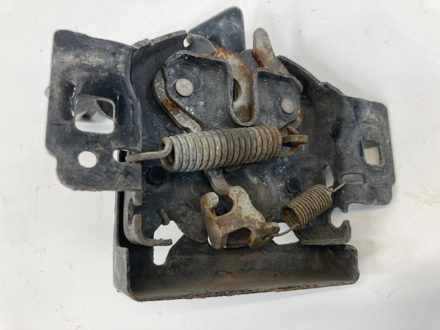 2006-2010 FORD EXPLORER HOOD LATCH LOCK ACTUATOR RELEASE OEM 6L2A-16700 D927