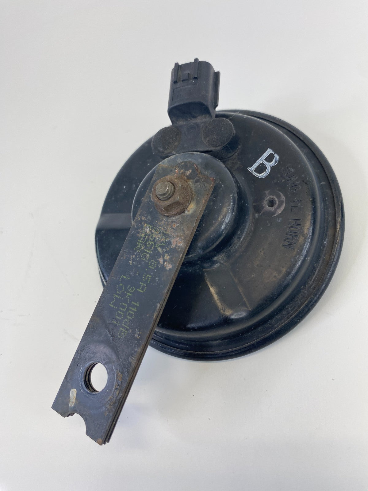 2006-2014 Hyundai Sonata Low Note Horn Signal Alarm Siren 96610-3K001 OEM