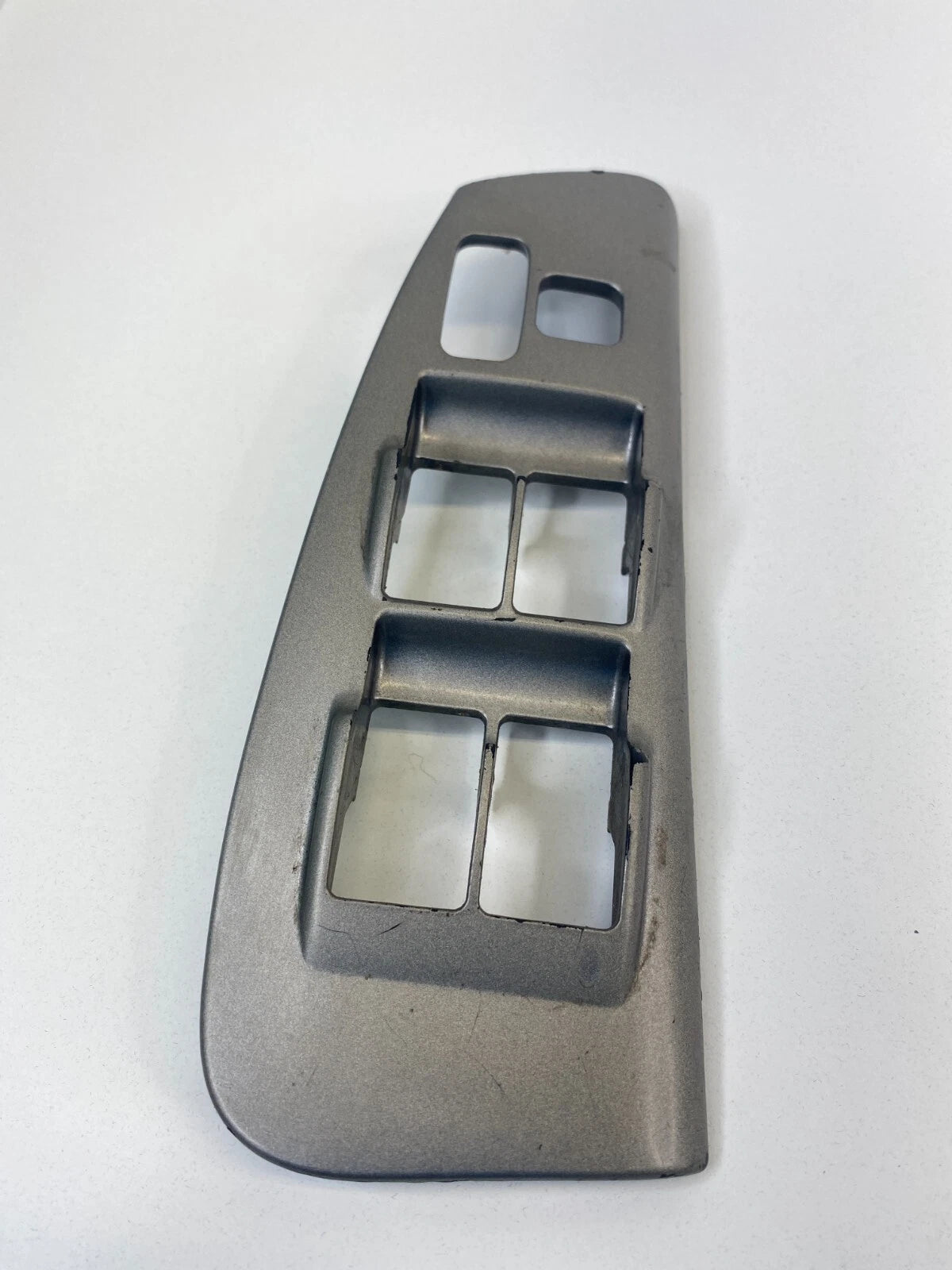 03-08 TOYOTA MATRIX FRONT LEFT DOOR WINDOW SWITCH BEZEL COVER TRIM 74232-01030