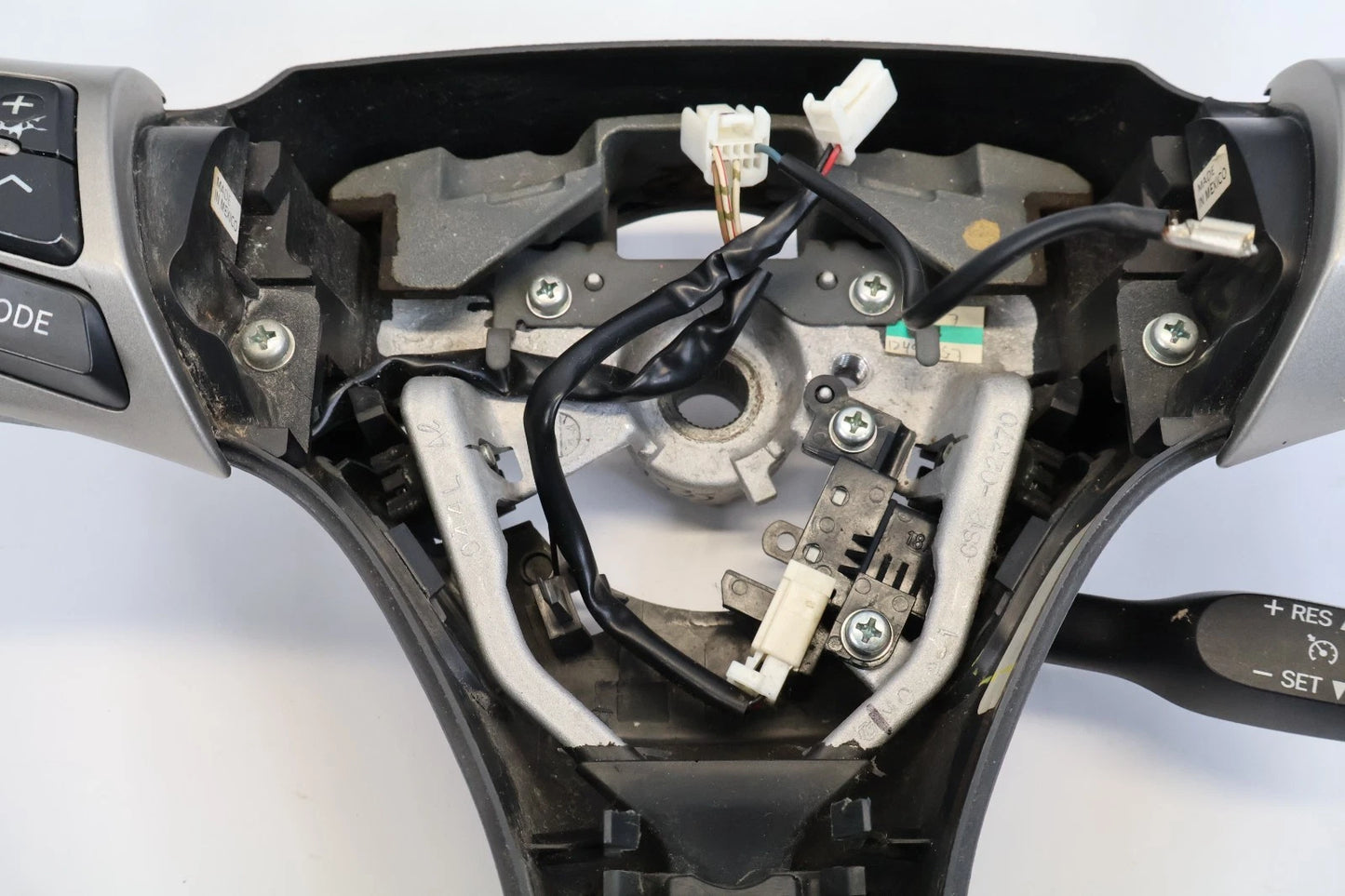 2007-2011 TOYOTA CAMRY SE SEDAN 3 SPOKE STEERING WHEEL W/ CRUISE CONTROL SWITCH