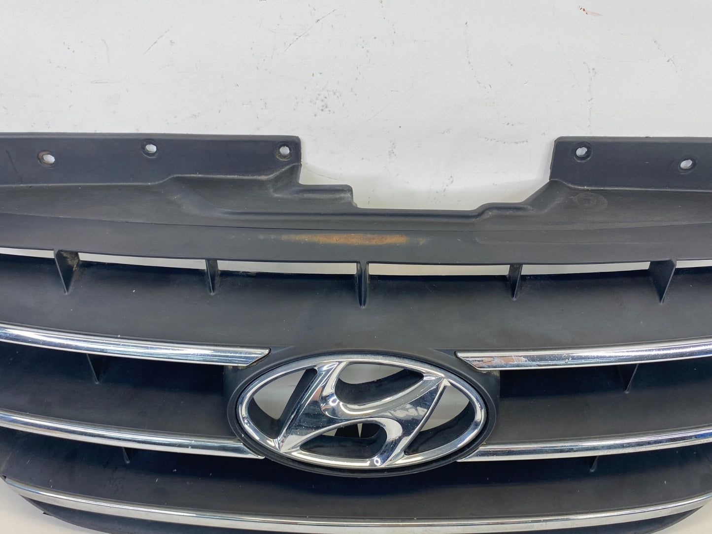2009 2010 Hyundai Sonata Front Upper Grille Grill Molding W /Emblem 86350-3K600