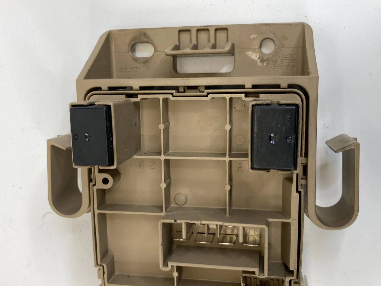 2010-2012 SUBARU LEGACY 2.5L H4 UNDER DASH FUSE BOX RELAY JUNCTION BLOCK