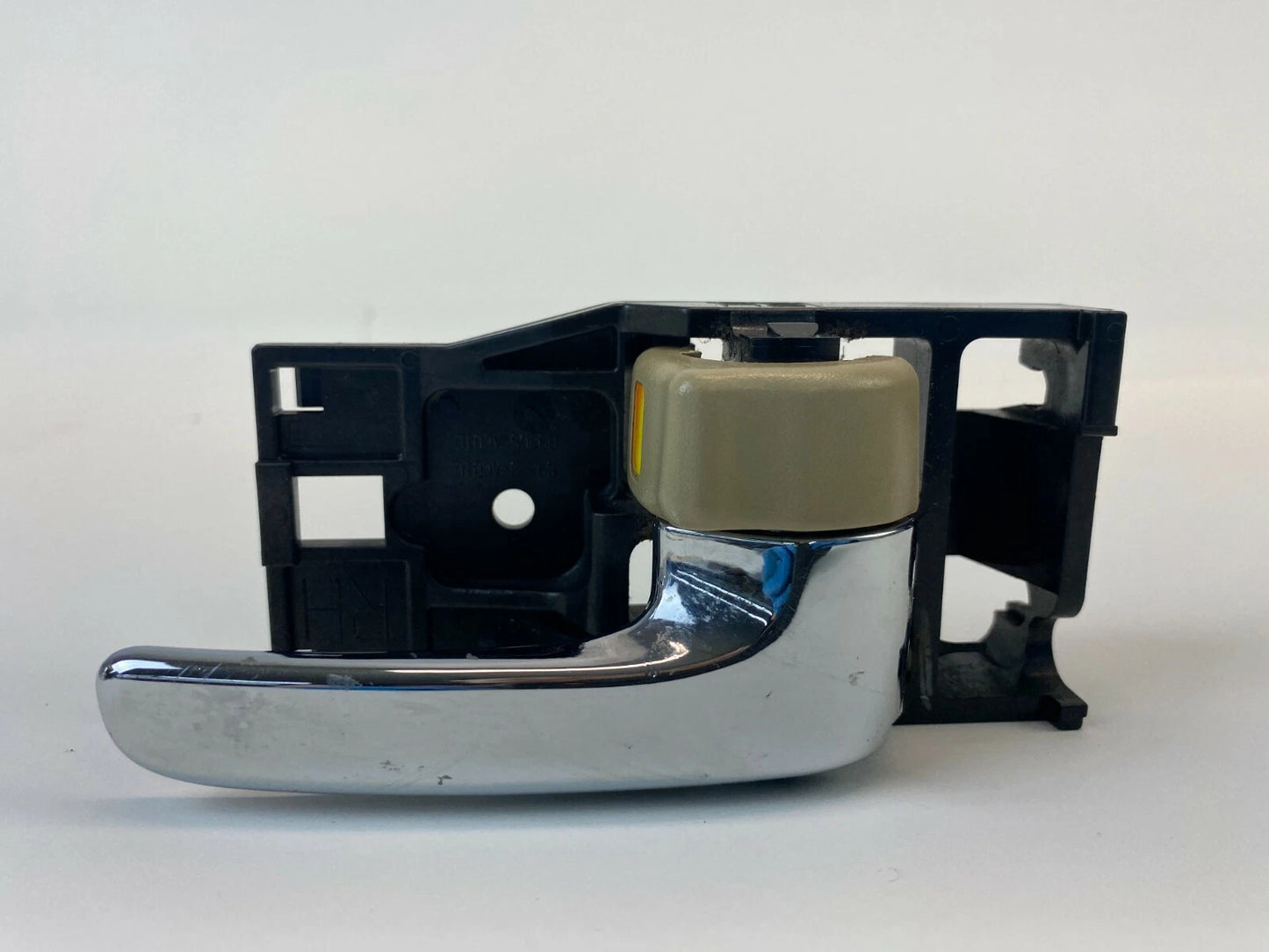 2000-2004 TOYOTA AVALON INSIDE DOOR HANDLE FRONT RIGHT PASSENGER OEM 69205-AC010