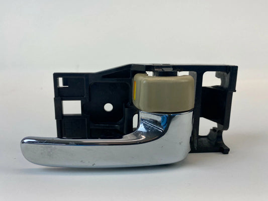 2000-2004 TOYOTA AVALON INSIDE DOOR HANDLE FRONT RIGHT PASSENGER OEM 69205-AC010