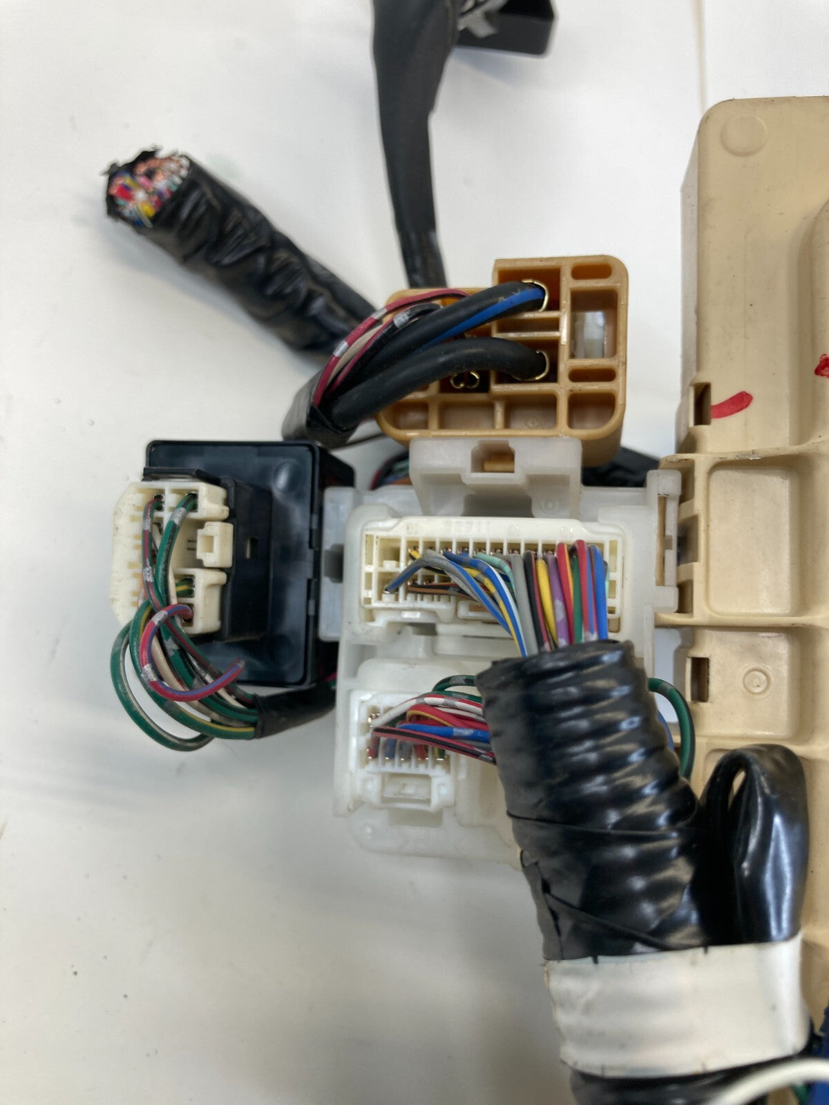 2001-2007 Toyota Highlander 3.0L V6 A/T Interior Cabin Dash Fuse Relay Box OEM