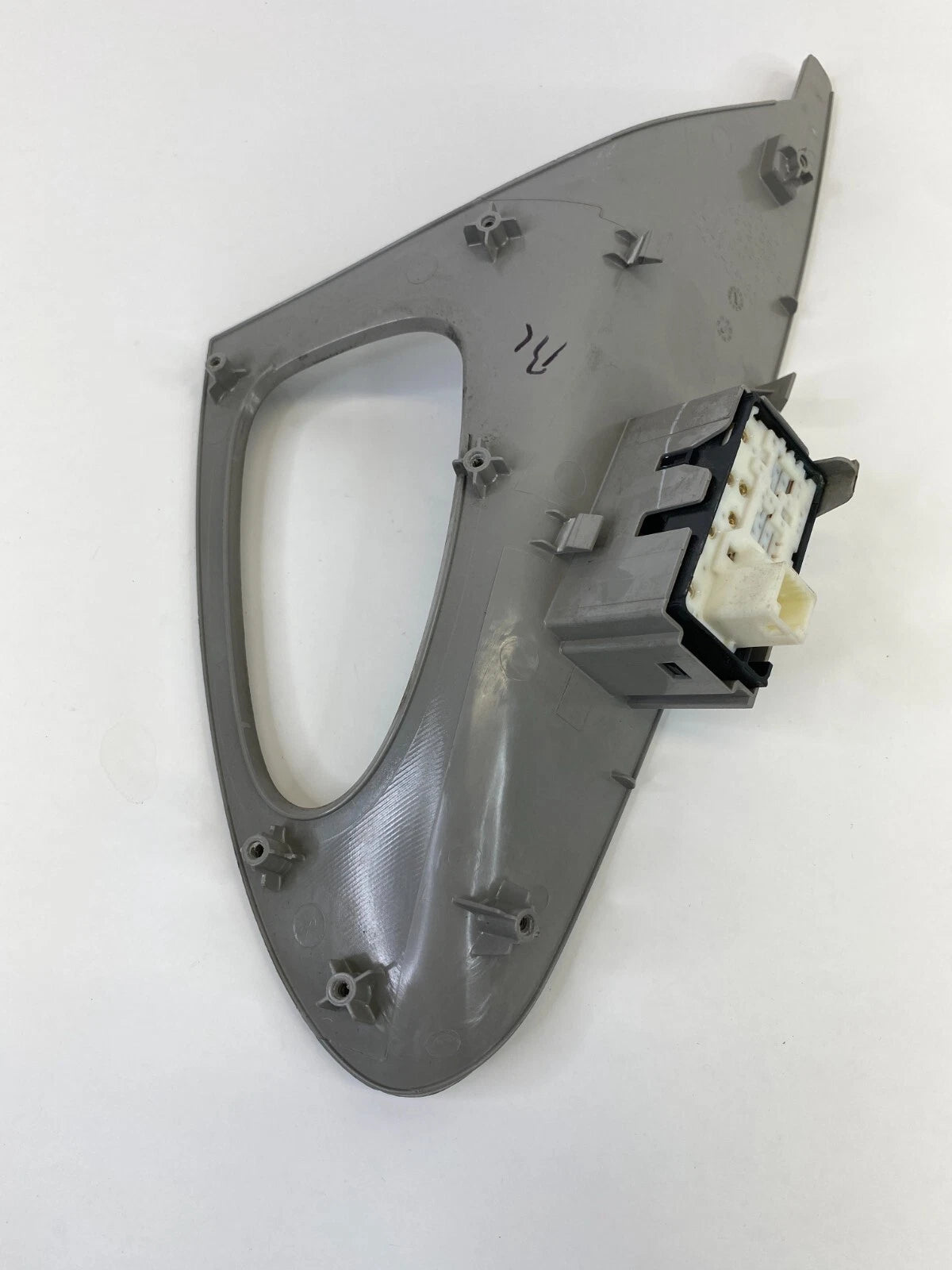07-11 TOYOTA CAMRY REAR LEFT DOOR WINDOW CONTROL SWITCH W/ BEZEL 74272-06120 OEM