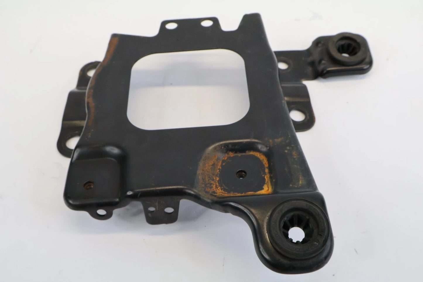 2012-2018 FORD FOCUS BATTERY TRAY HOLDER LOWER BOTTOM BRACKET MOUNT OEM