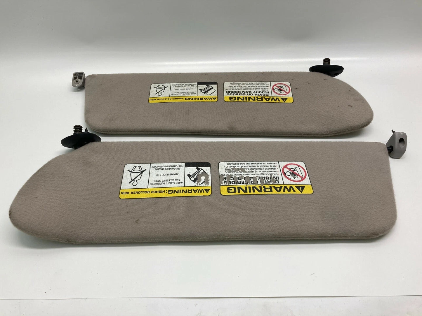 2004 2005 CHRYSLER PACIFICA SUNVISOR SUN VISOR SHADE PAIR SET LEFT & RIGHT OEM