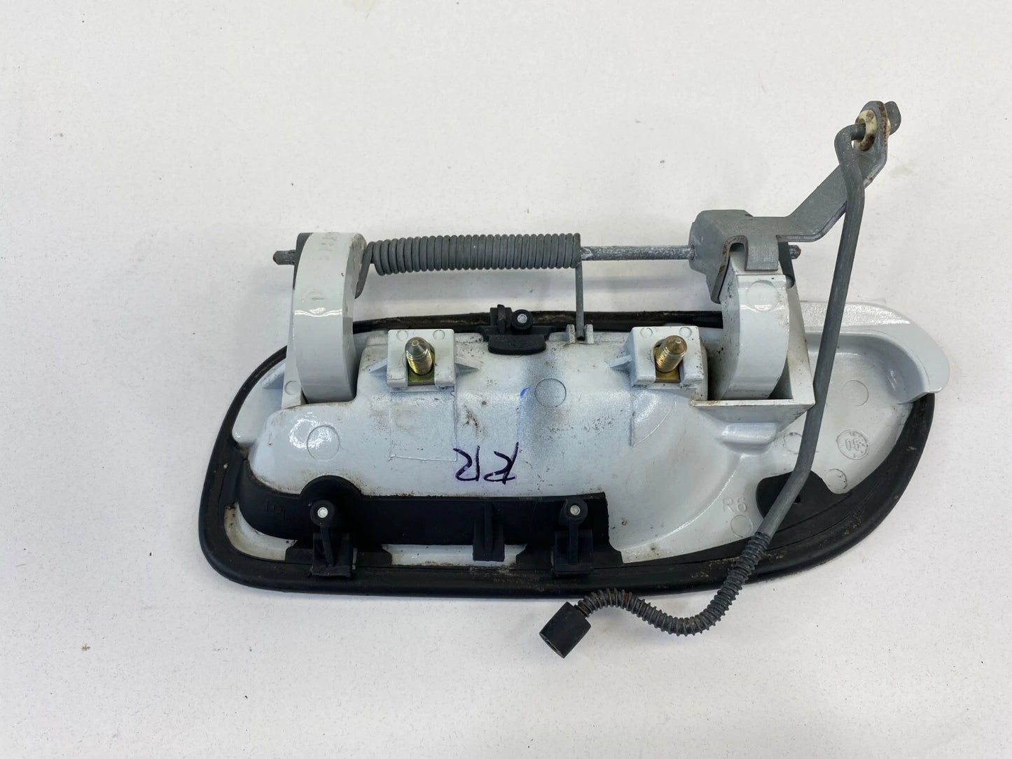 2001-2009 VOLVO S60 REAR RIGHT PASSENGER EXTERIOR OUTER DOOR HANDLE ASSEMBLY OEM