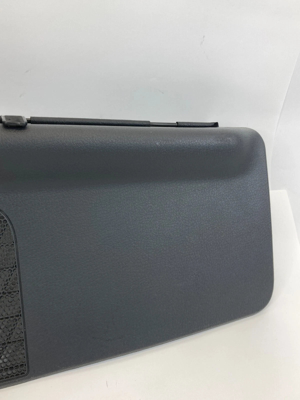 2009-2014 VOLKSWAGEN ROUTAN REAR LEFT SIDE 3RD ROW QUARTER WINDOW SUN SHADE OEM