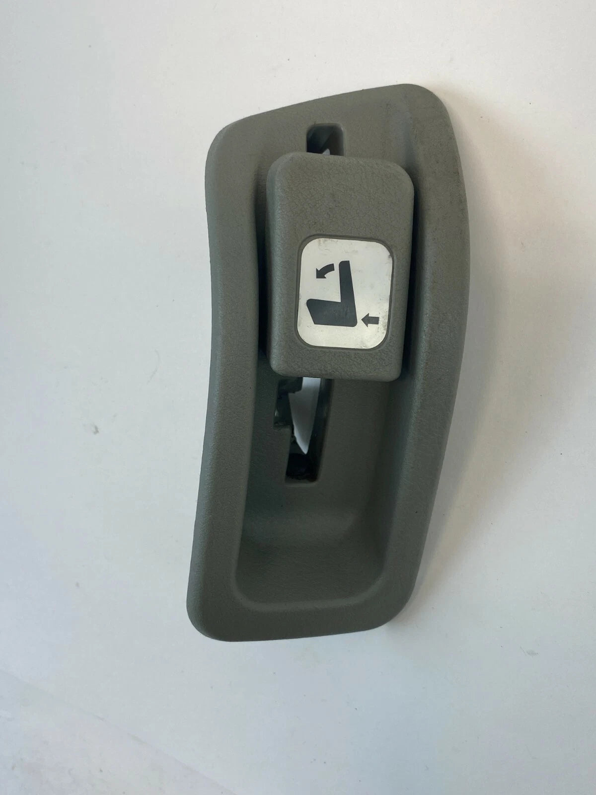 08-10 HONDA ODYSSEY REAR LEFT SEAT RECLINE KNOB TRIM GARNISH BEZEL 81761SHJAA010