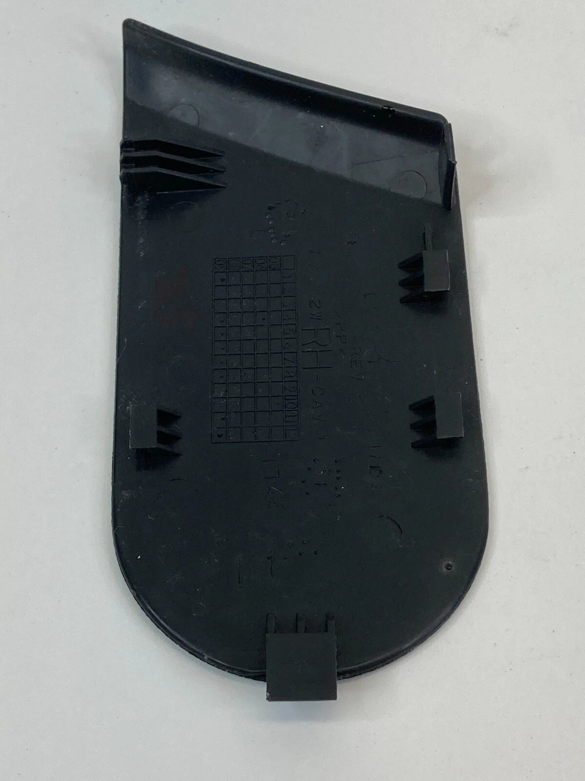 2011-2015 JEEP PATRIOT FRONT RIGHT DOOR PANEL PLUG SCREW COVER BLACK OEM FACTORY