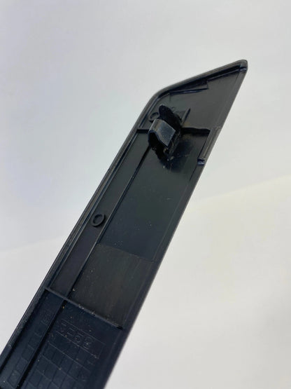 10-15 TOYOTA PRIUS FRONT RIGHT SIDE DOOR SCUFF PLATE STEP TRIM PANEL 67911-47030