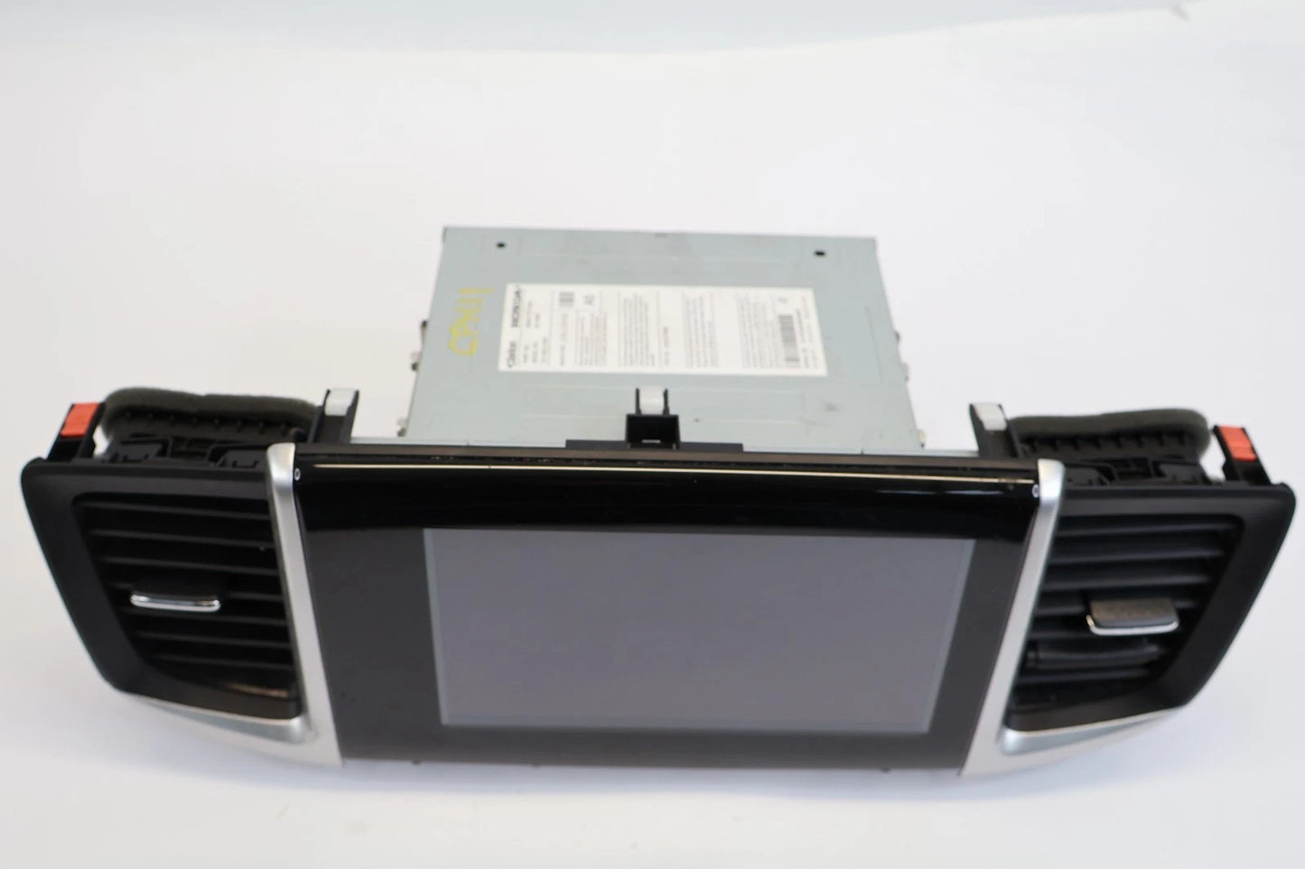16-19 HONDA PILOT RADIO GPS AUDIO NAVIGATION 8" DISPLAY UNIT W AC VENTS TRIM OEM