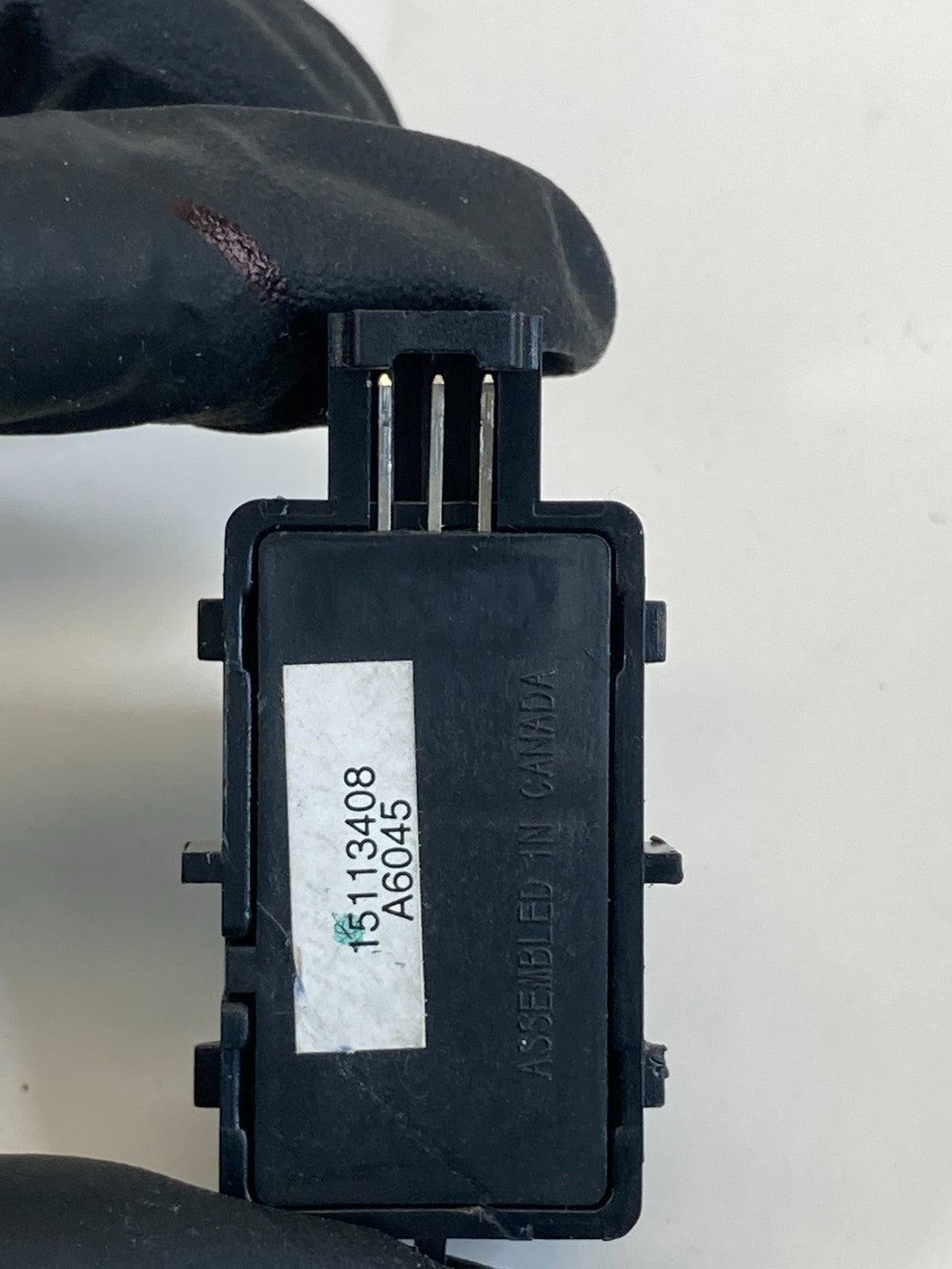 2007-2014 GMC Yukon Rear Left Power Folding Seat Control Switch 15113408 OEM