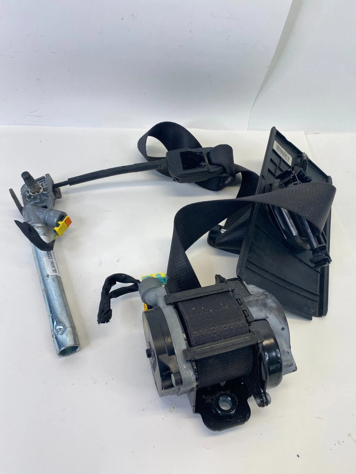 2013 14 2015 DODGE DART FRONT LEFT DRIVER SEAT BELT RETRACTOR P1SV73DX9AD OEM