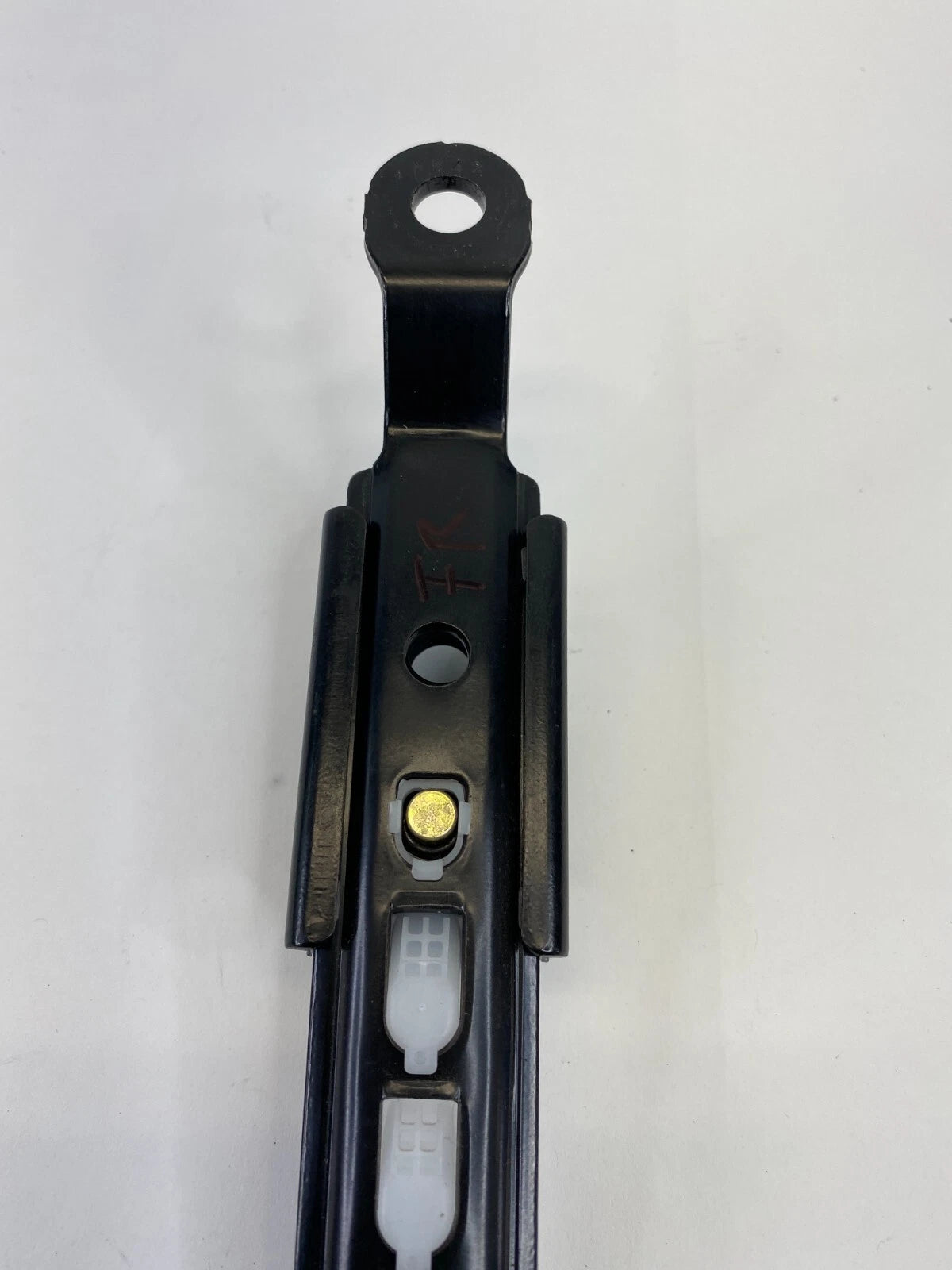 2003-2008 SUBARU FORESTER FRONT RIGHT PASSENGER SIDE SEAT BELT HEIGHT ADJUSTER