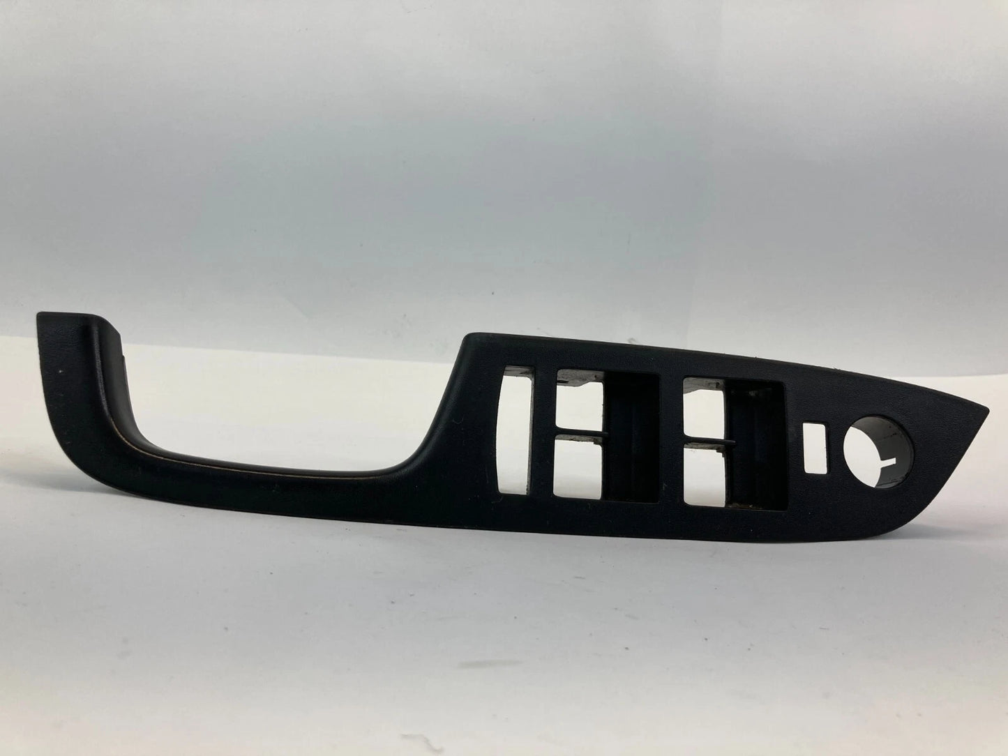 2010-2017 CHEVROLET EQUINOX FRONT LEFT MASTER WINDOW SWITCH BEZEL 25946838 OEM