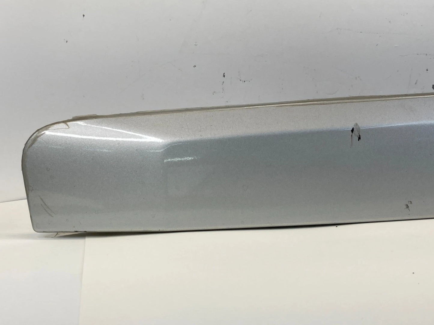 2009-2017 JEEP PATRIOT COMPASS TRUNK TAIL LIFT GATE LID LICENSE PLATE BEZEL OEM