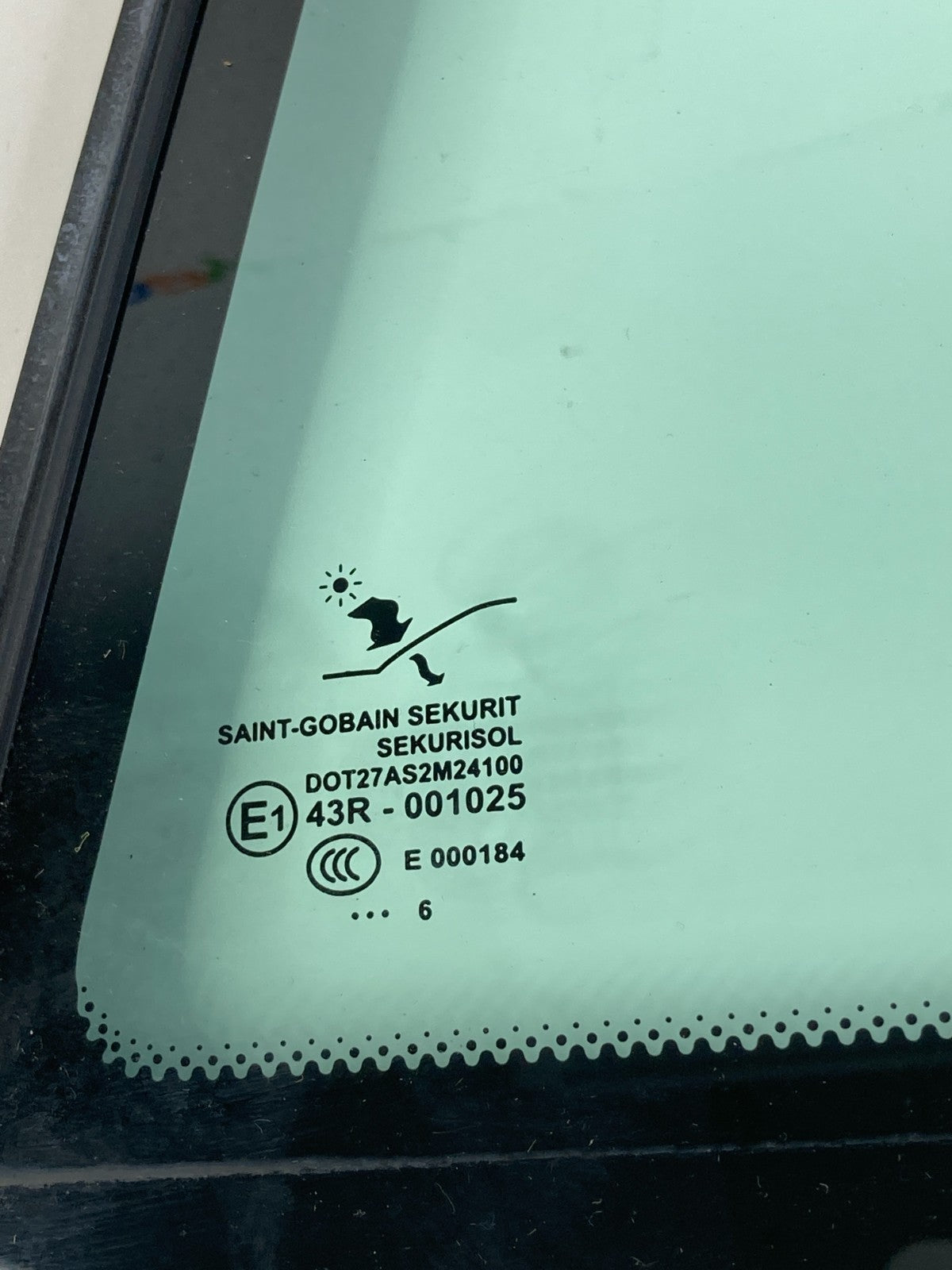 2003-2011 Saab 9-3 Rear Left Door Window Glass Vent Quarter Panel E143R-001025