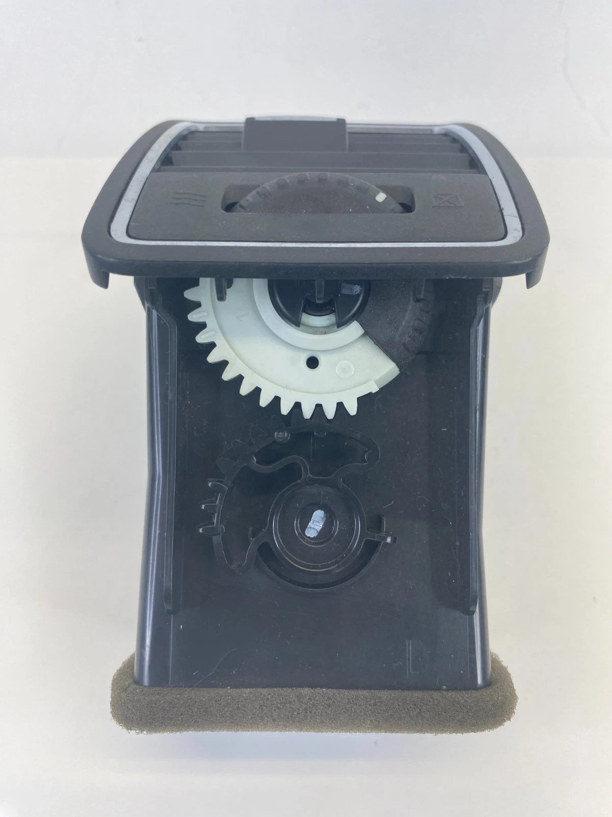 2009-2019 FORD FLEX DASH LEFT SIDE A/C AIR VENT GRILLE W/ HEADLIGHT SWITCH OEM