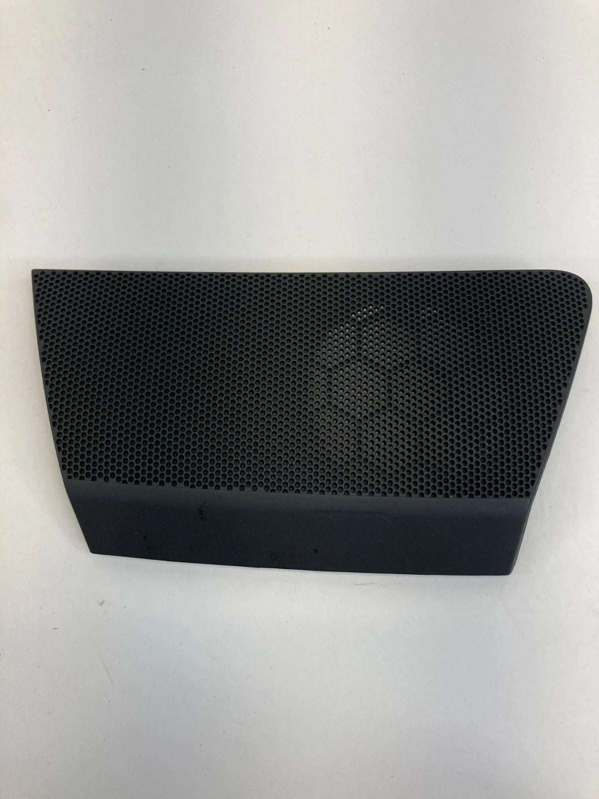 2012-2019 VOLKSWAGEN PASSAT DASH RIGHT SIDE SPEAKER TRIM COVER GRILLE 561857210