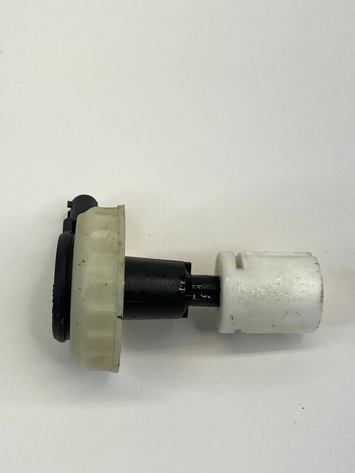 2006-2010 BMW 550I 4.8L BRAKE MASTER CYLINDER FLUID RESERVOIR TANK CAP COVER OEM