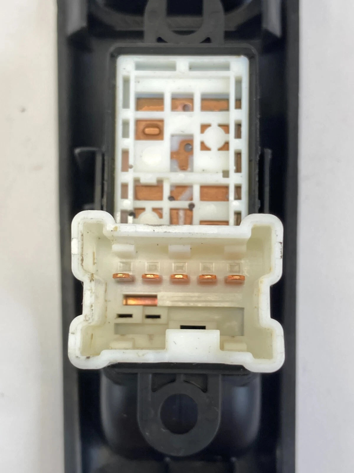 2008-2013 NISSAN ROGUE REAR RIGHT SIDE POWER WINDOW SWITCH W/ BEZEL 82960-JM00A
