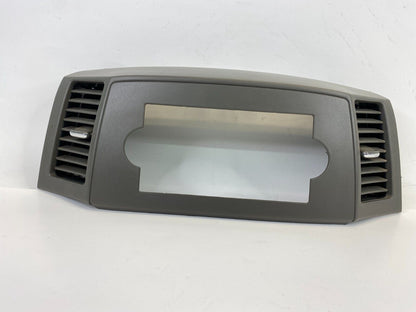 05 06 Jeep Grand Cherokee Center Dash Radio Bezel W/ Air Vent Grille 5JN30TRM