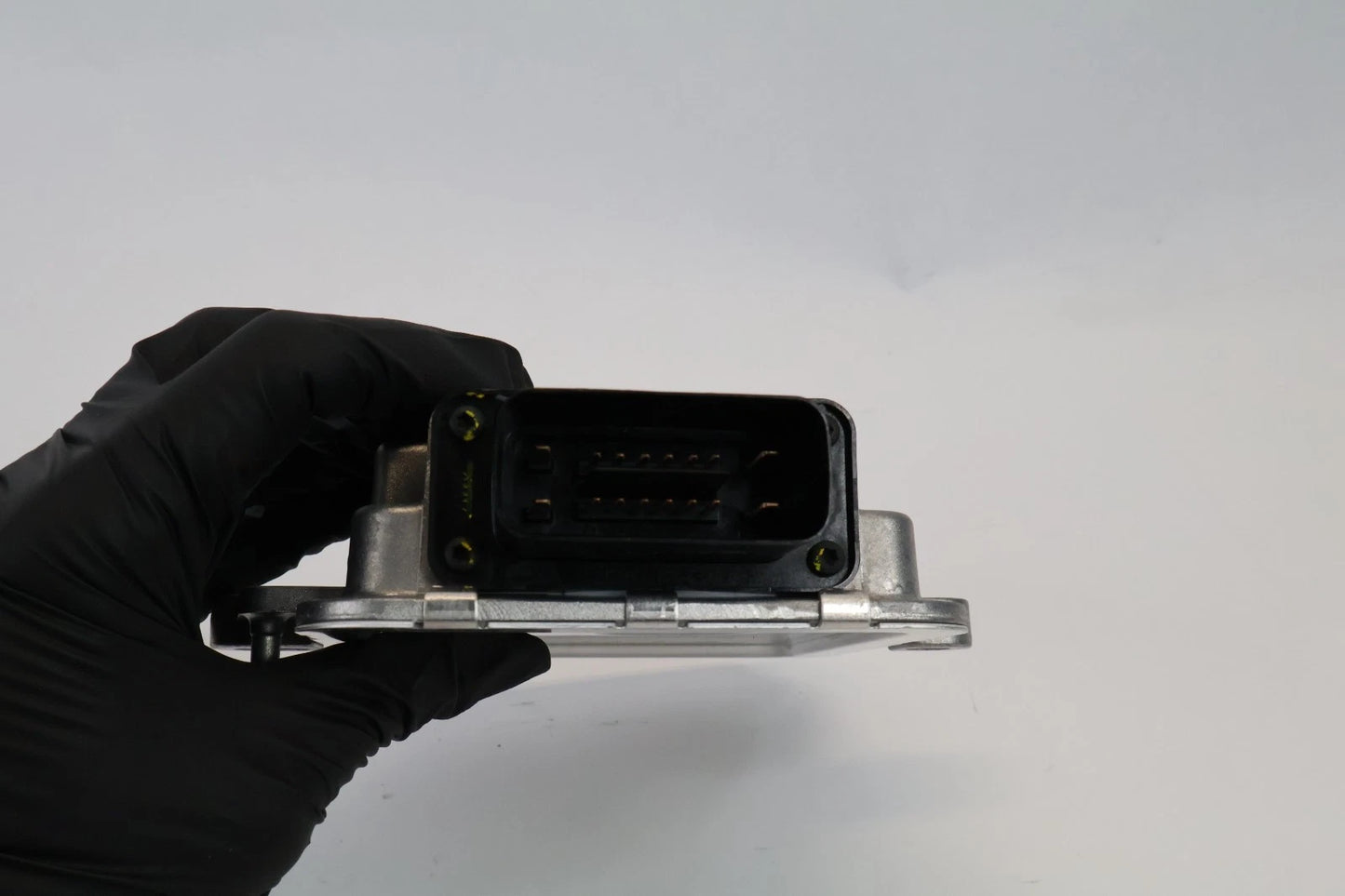 2016-2019 CHEVROLET CRUZE FUEL PUMP POWER CONTROL MODULE 23382564 OEM