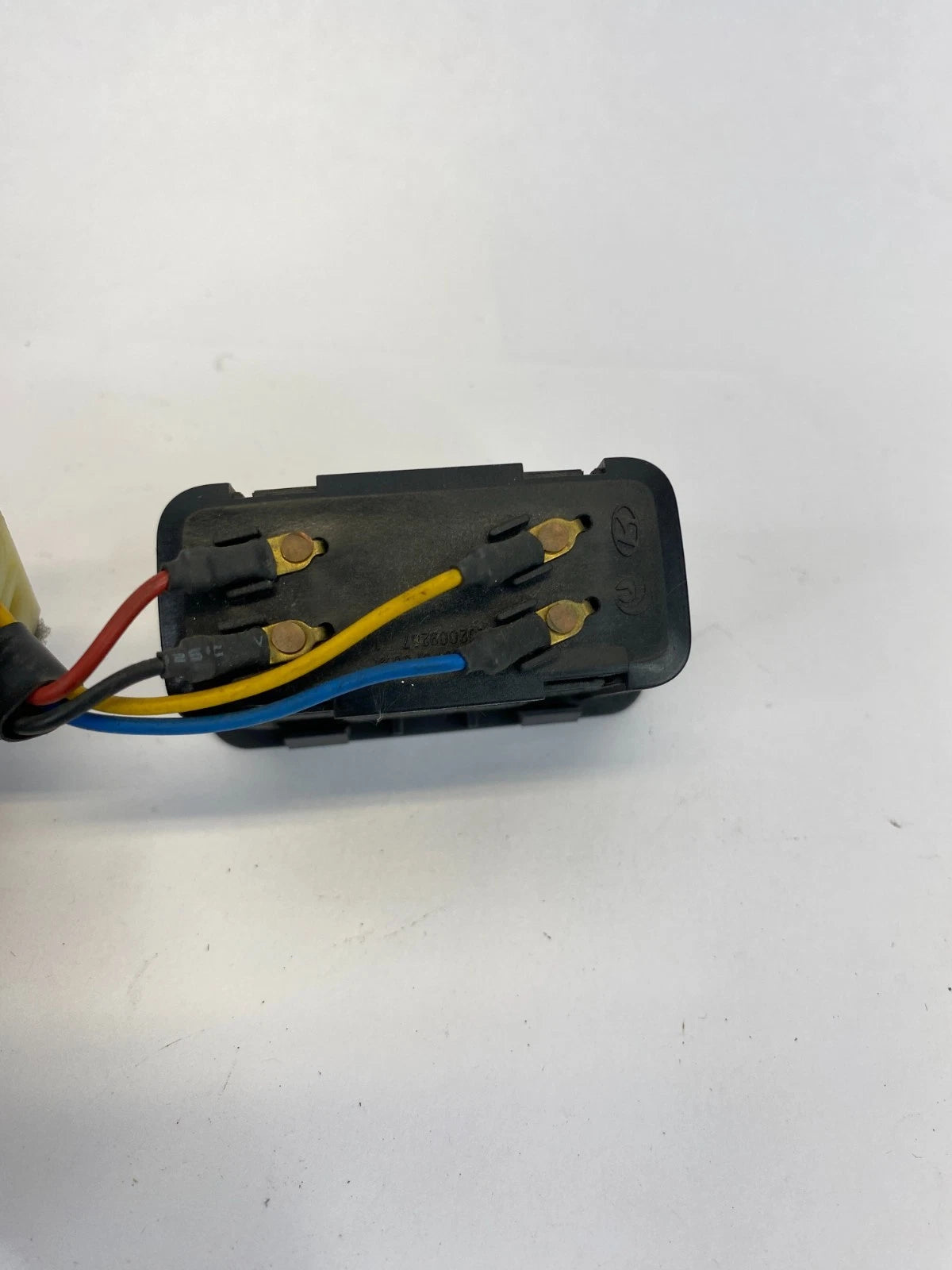 2011-2014 HYUNDAI SONATA DASHBOARD TRUNK LID RELEASE SWITCH BUTTON GRAY OEM