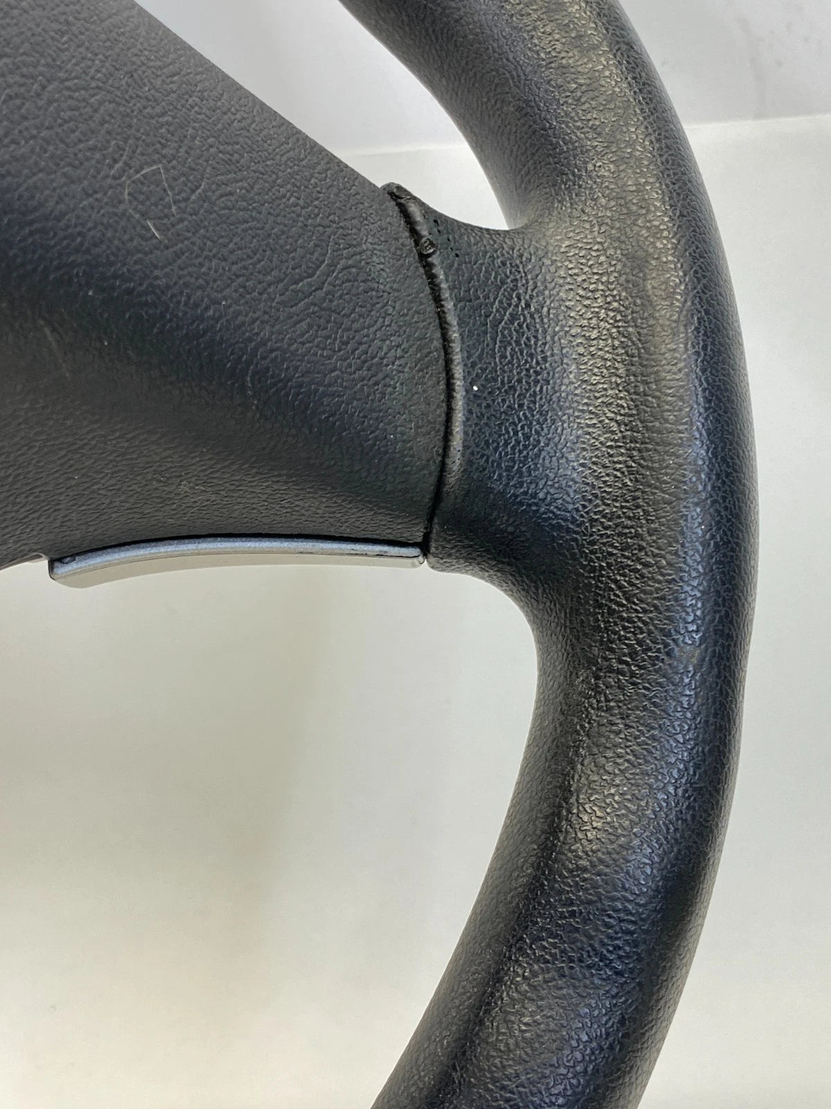 2006-2011 CHEVROLET HHR STEERING WHEEL WITH CRUISE CONTROL 25816507 OEM