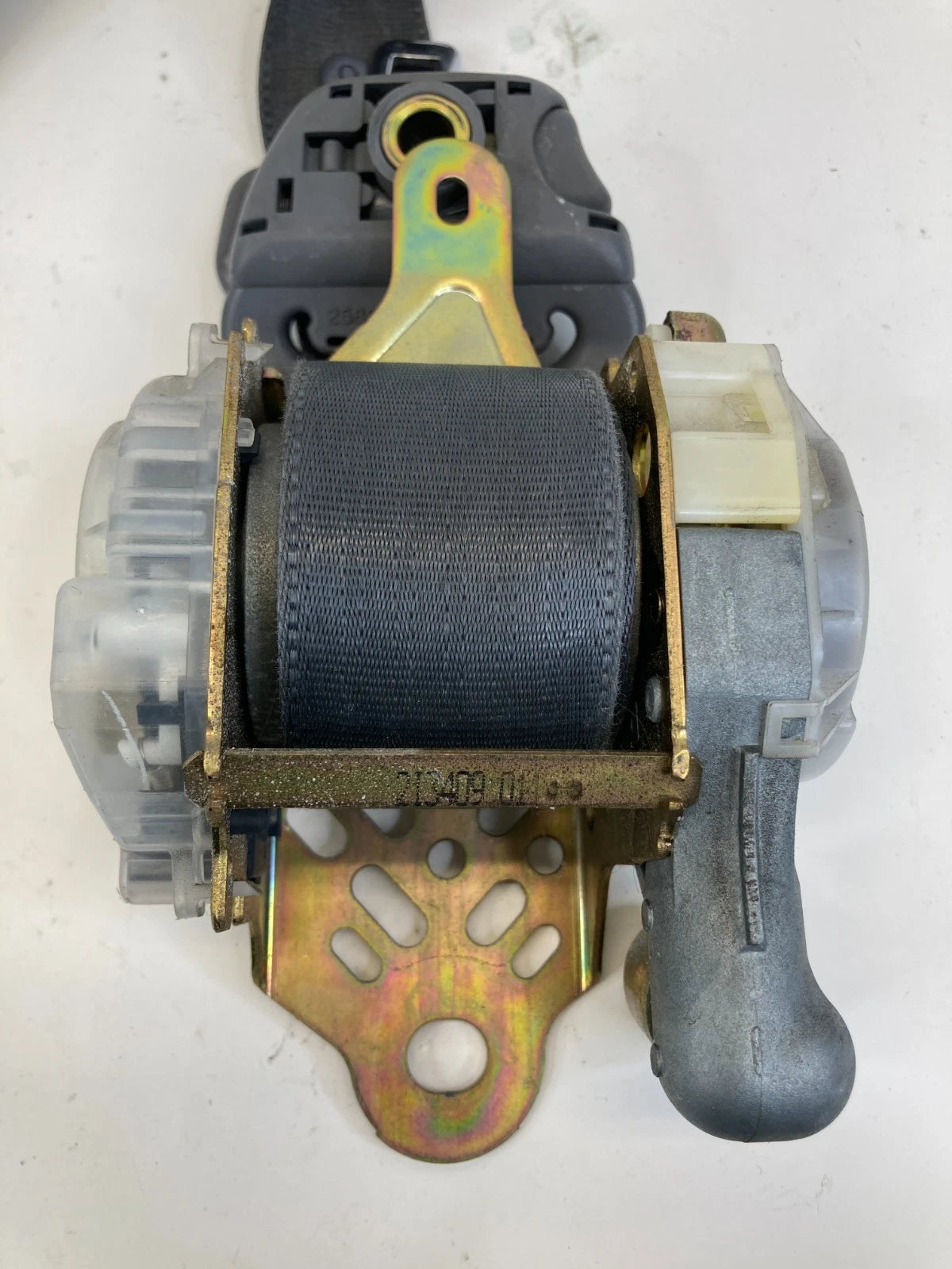 2001 2002 2003 TOYOTA RAV4 FRONT RIGHT PASSENGER SIDE SEAT BELT RETRACTOR OEM