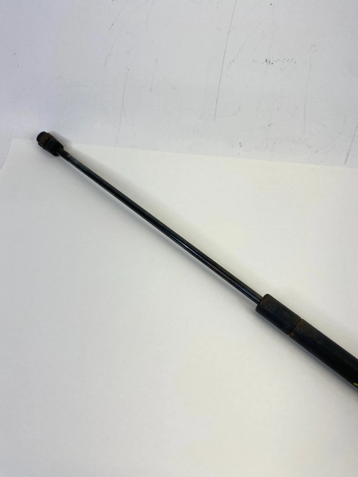 1998-2010 VOLKSWAGEN BEETLE FRONT RIGHT HOOD LID STRUT LIFT SUPPORT OEM