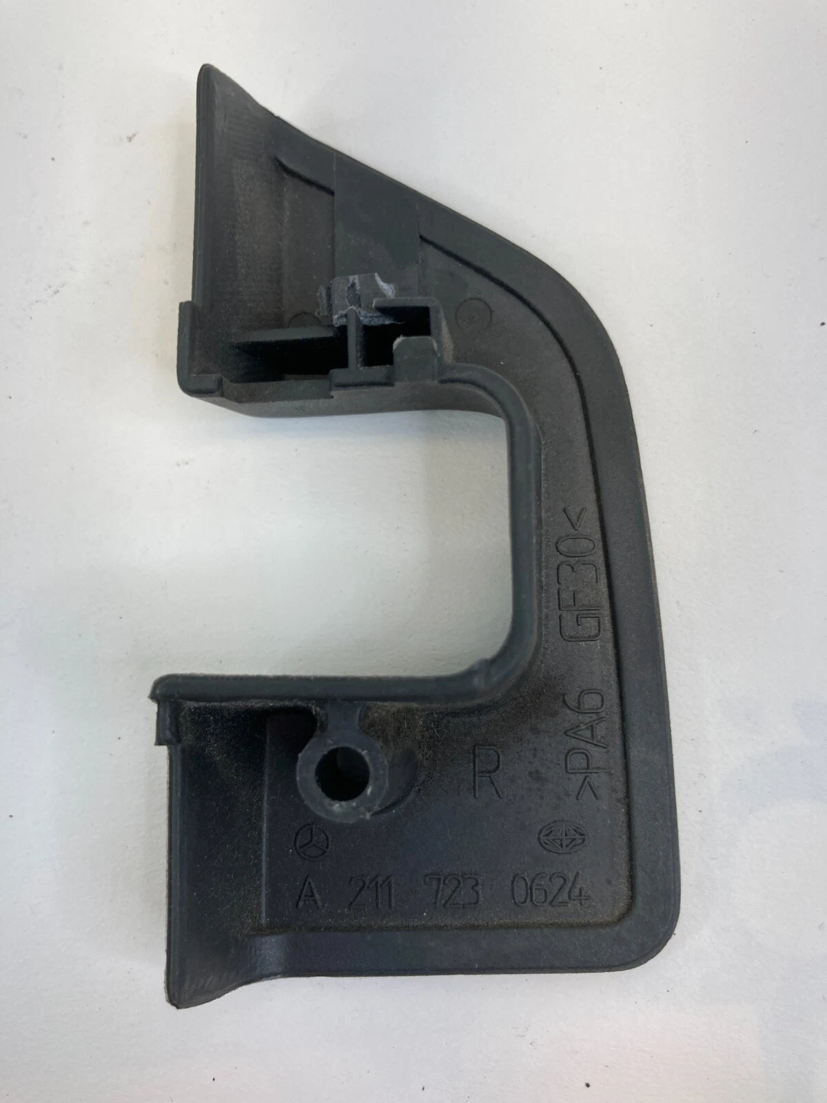 2003-2009 MERCEDES-BENZ E320 REAR RIGHT DOOR CUSHION EDGE GUARD TRIM A2117230624