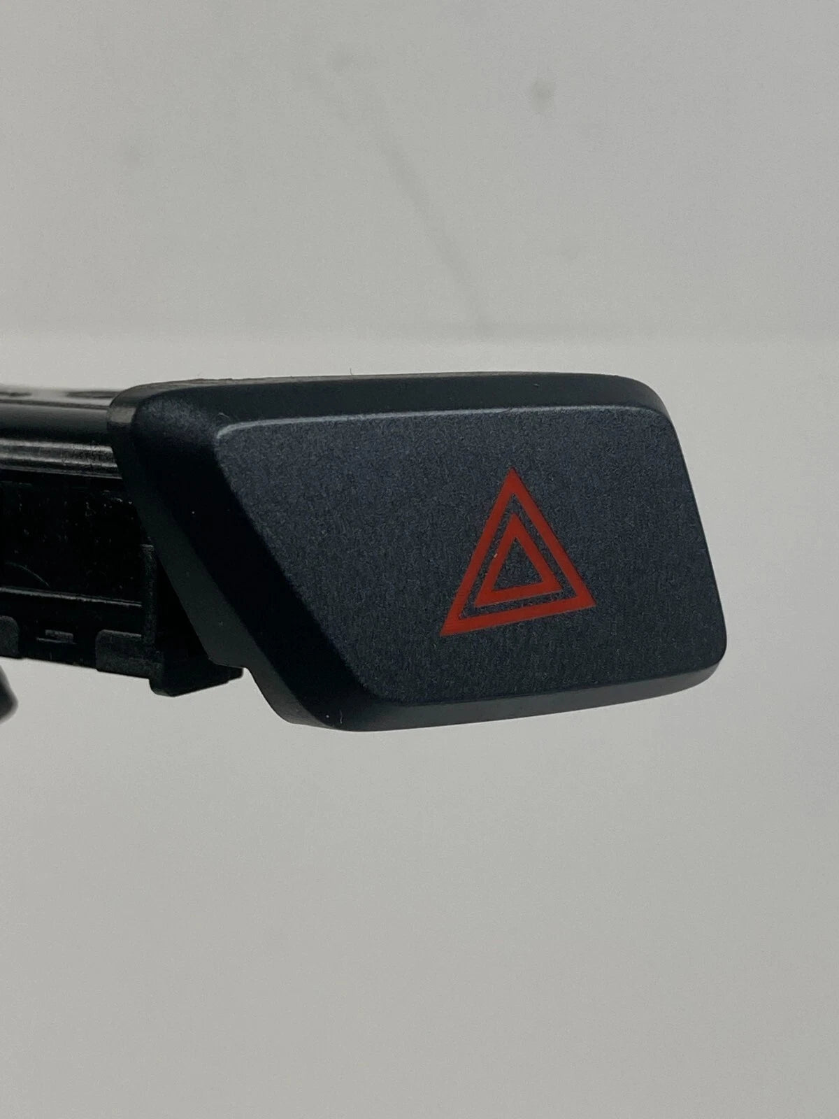 2012-2014 HYUNDAI SONATA EMERGENCY LIGHT CONTROL SWITCH BUTTON 202009278 OEM