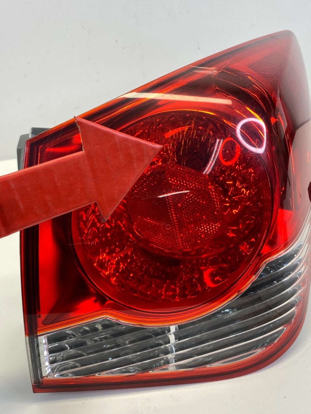 2011-2016 CHEVROLET CRUZE RIGHT PASSENGER OUTER TAIL LIGHT TAILLIGHT LAMP ASSY