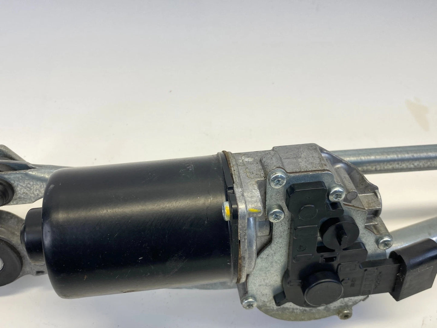 07-08 BMW 335XI FRONT WINDSHIELD WIPER MOTOR LINKAGE TRANSMISSION OEM 7161711-04