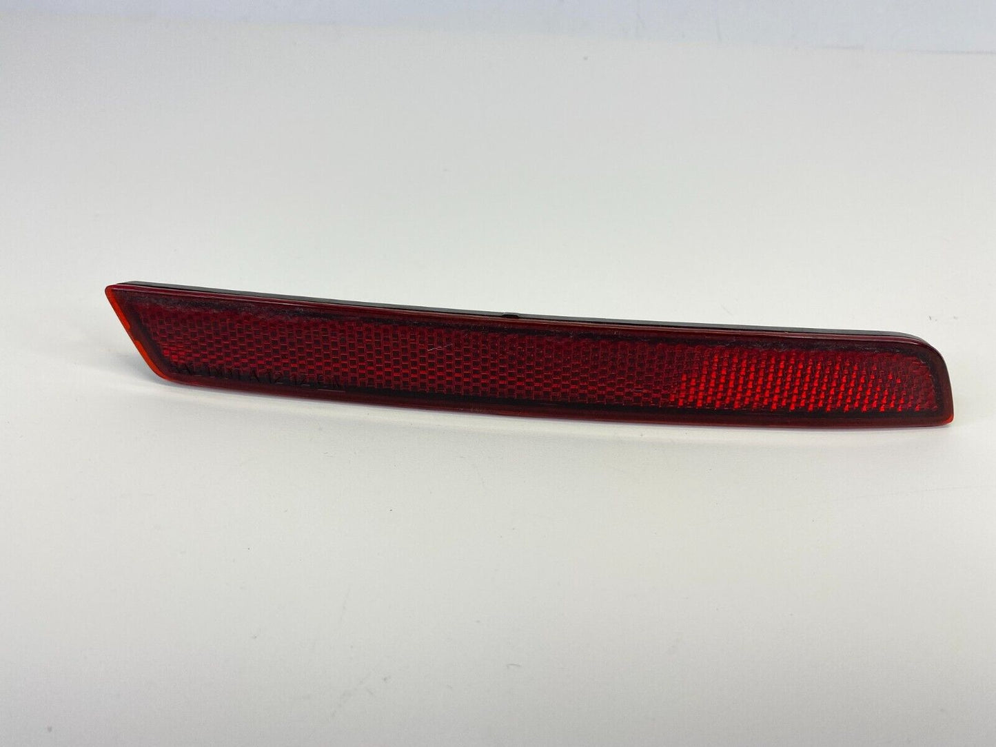 13-15 Chevrolet Malibu Rear Bumper Right Outer Side Reflector Lamp GM20998413