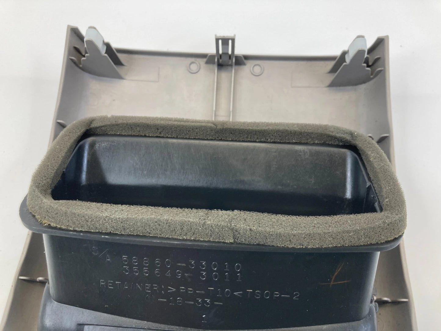 02 03 LEXUS ES300 REAR CENTER CONSOLE AIR VENT GRILLE COVER 58860-33010 OEM