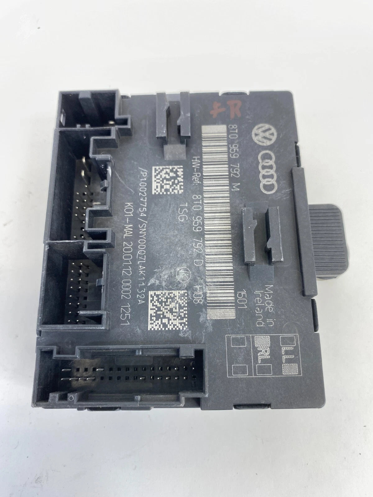 11-13 AUDI A4 QUATTRO FRONT RIGHT SIDE DOOR LOCKING CONTROL MODULE 8T0-959-792-M