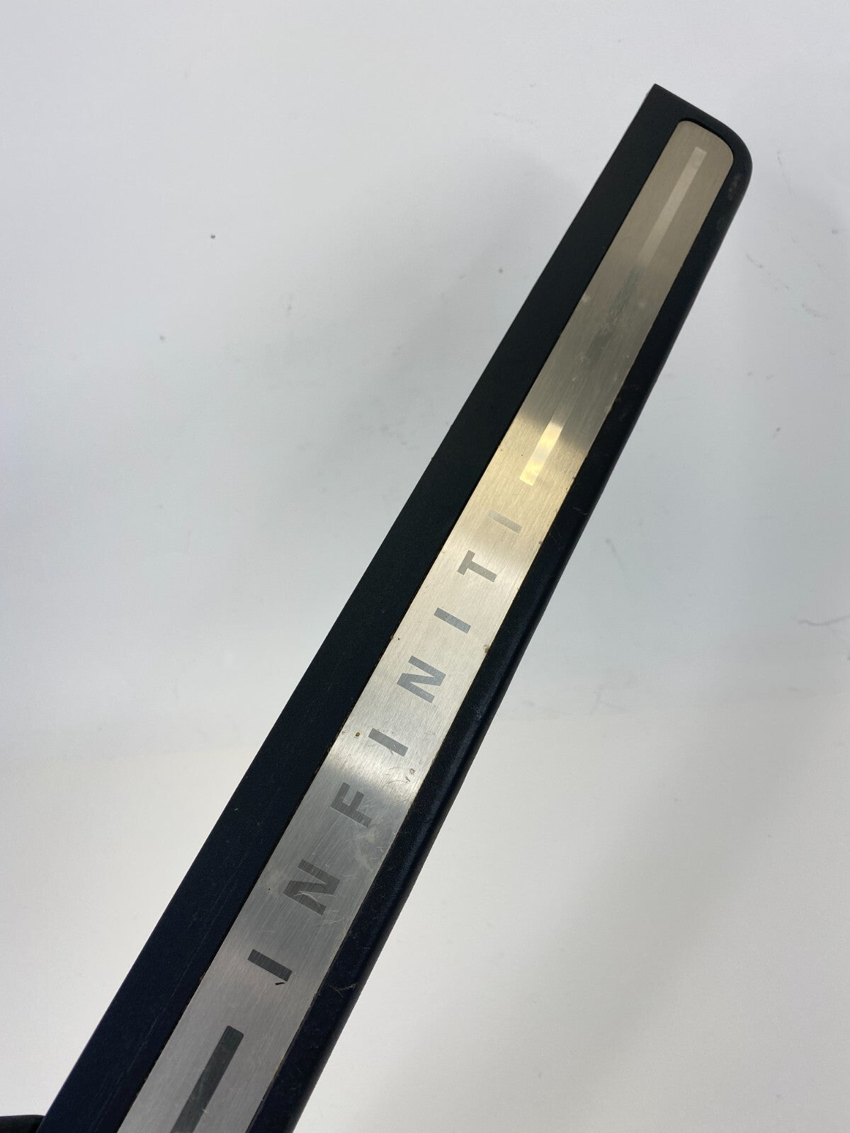 07 08 Infiniti G35 09-13 G37 Sedan Front Right Door Sill Scuff Plate 769B0-JK600