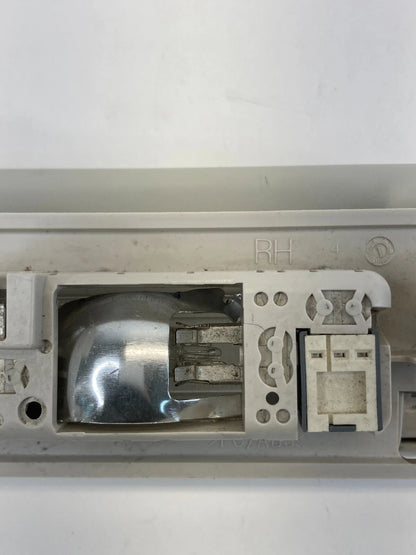 2008-2012 Jeep Liberty Roof Inner Rear Right Back Interior Grab Handle W/ Light